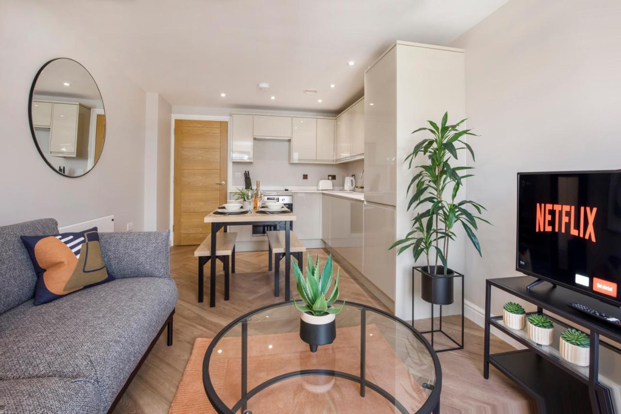 Crescent Court Modern And Luxurious Apartments York Bagian luar foto